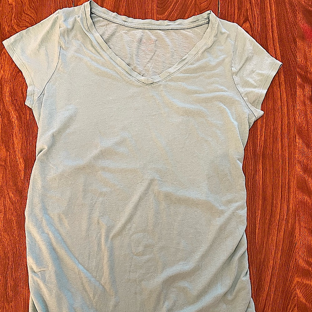 Used women’s small maternity Liz Lange brand t shirt.